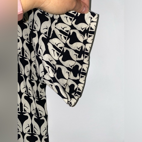 H & M Womens Black Cream Animal Printed Shirt Short Sleeve Top Shirt Size US 14 - Picture 4 of 11